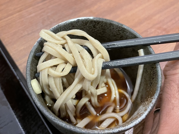 蕎麦を手繰る