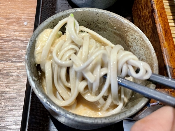 胡麻だれで手繰る