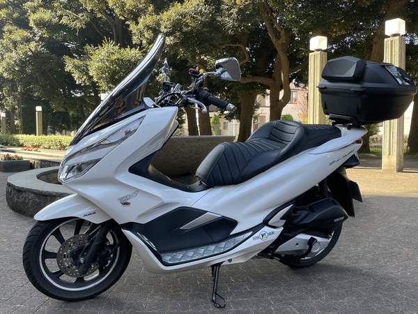 リアボックスを装着したPCX150