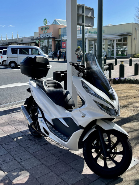 PCX150とパサール幕張上り