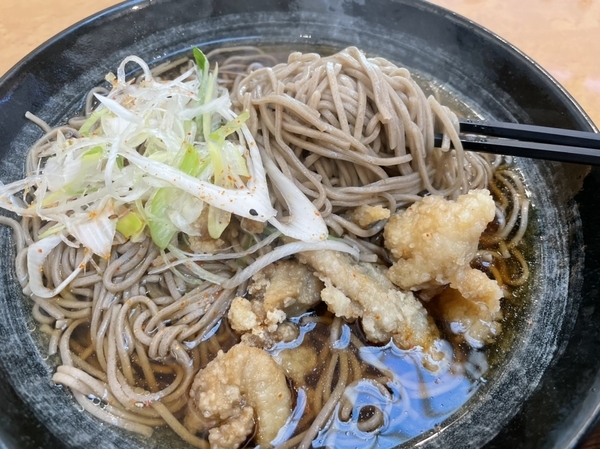 蕎麦を手繰る