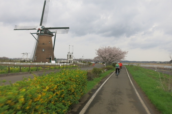 佐倉ふるさと広場を出発