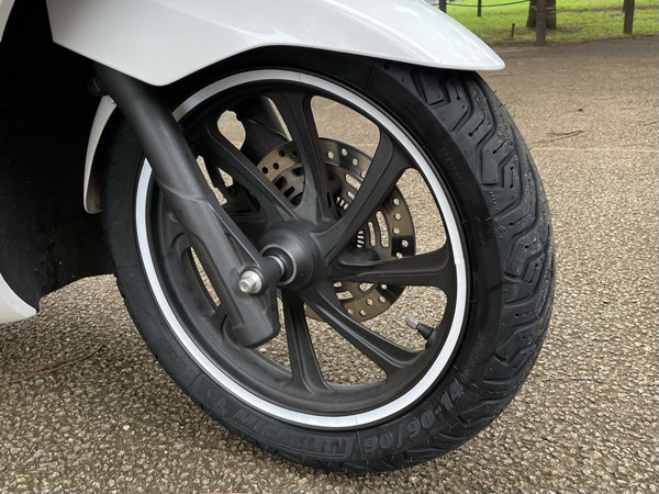 MICHELIN CITY GRIP 2に交換した前輪