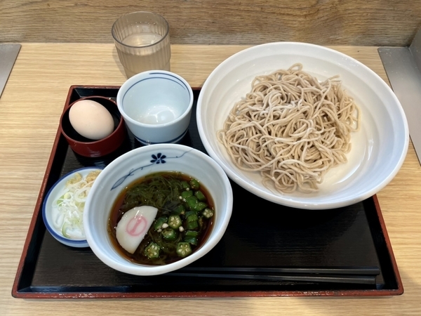 三陸産めかぶつけ蕎麦(580円)
