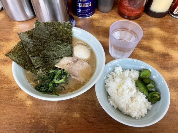 味玉ラーメン並(750円＋)ライス(0円)【中盛り200gお替わりOK】