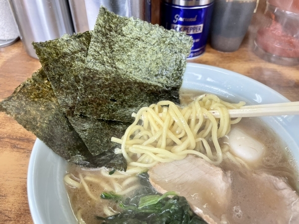 酒井製麺の麺リフト