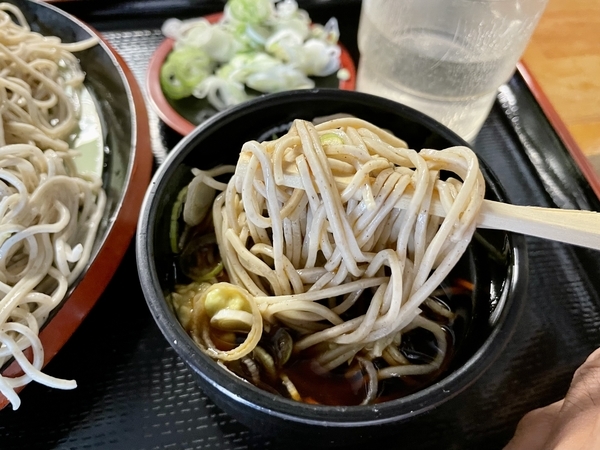 鯖出汁で手繰る