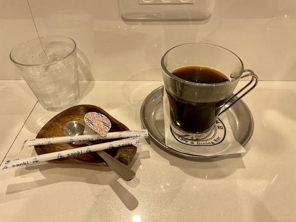 ドリンクは食後のホットコーヒー