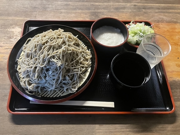 地粉切り(国産十割)【大盛500g】(800円)+とろろ(100円)+鯖出汁変更(0円)