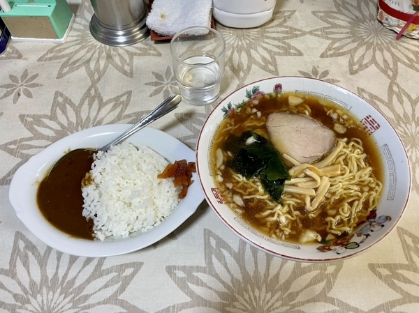 ラーメン(400円)＋カレー・小(300円)