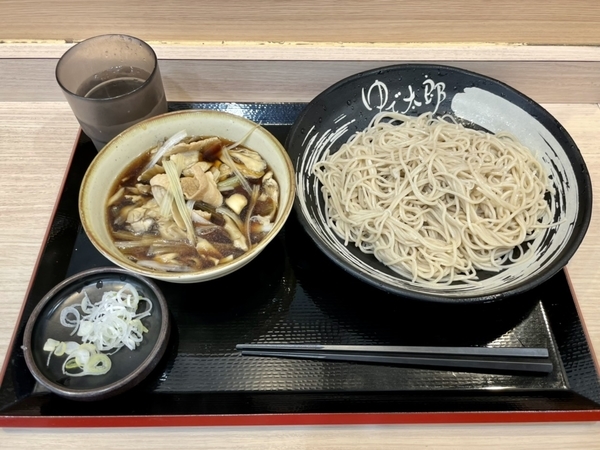 肉舞茸せいろそば(590円)＋大盛(100円)