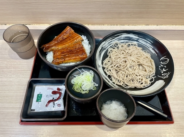 満腹うな丼セット【冷そば】(1530円)