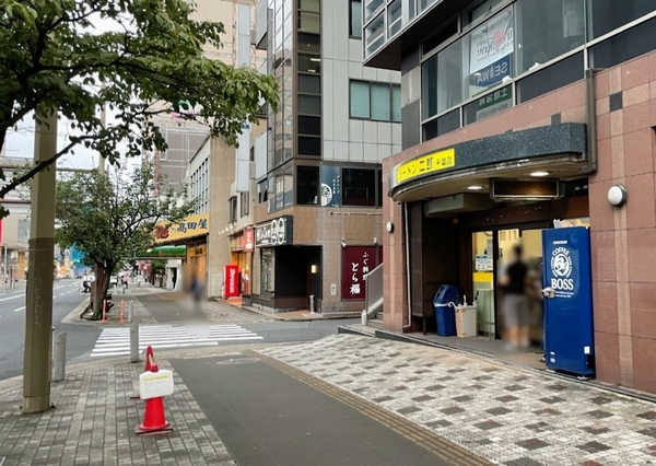 外待ち一人のみのラーメン二郎千葉店