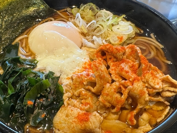 赤富士そばの赤い肉