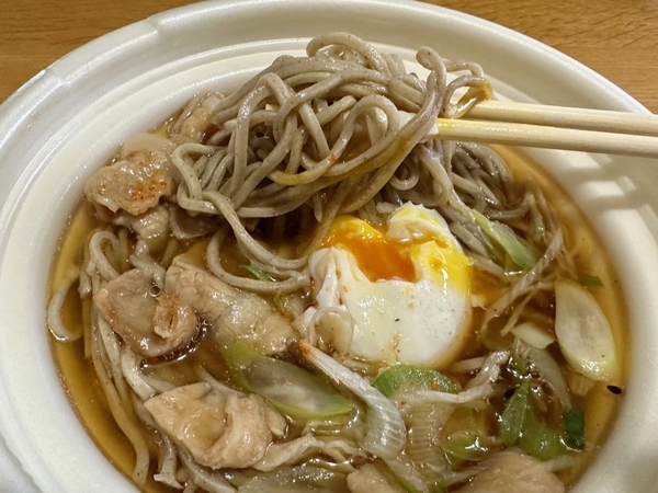 蕎麦を手繰る