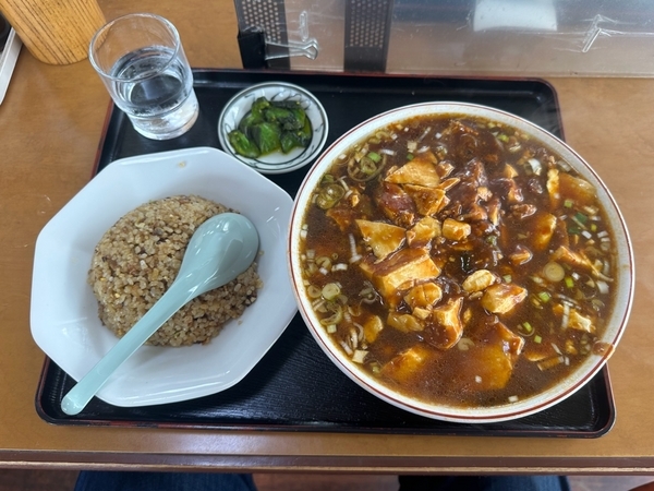 麻婆豆腐ラーメン(650円)+半チャーハンセット(250円)