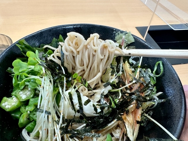 蕎麦を手繰る