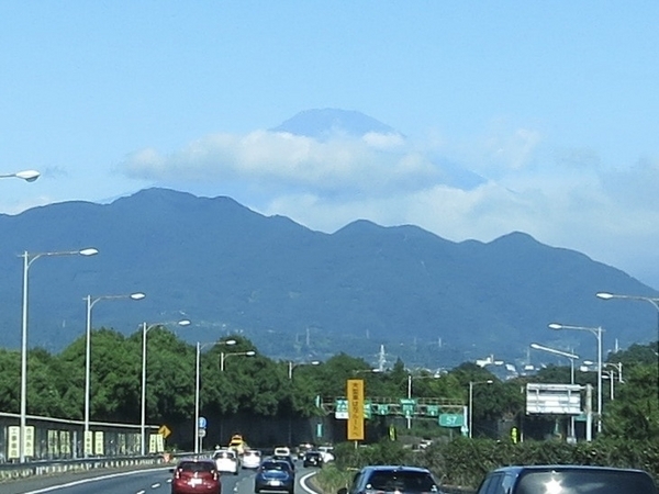 東名から見えた富士山