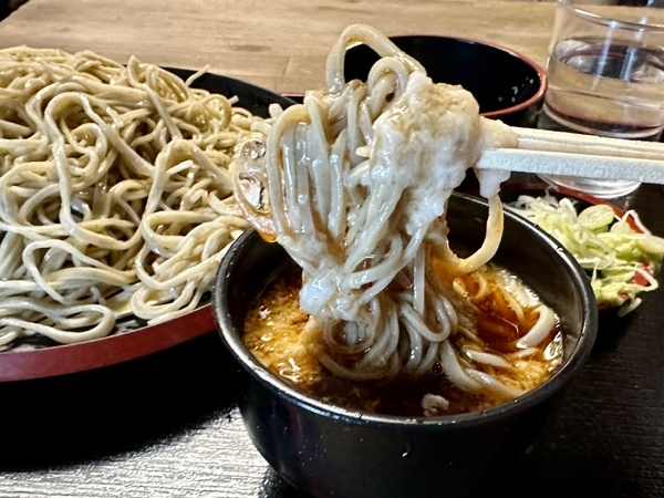 鯖出汁とろろで手繰る