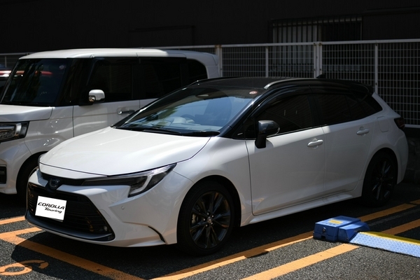 門前仲町の時間貸駐車場のカローラツーリング