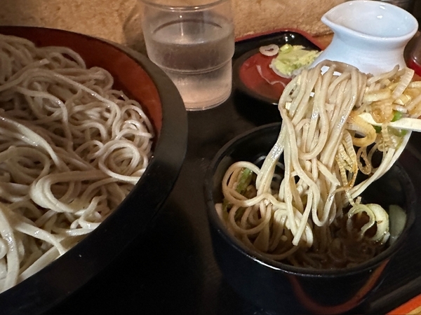 鯖出汁で手繰る