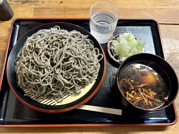 黒胡麻ダッタン蕎麦【大盛600g】(800円)+麻辣汁変更(200円)
