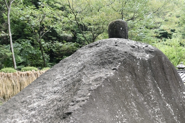 万治の石仏