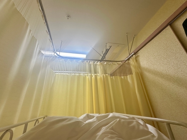 朝の病室