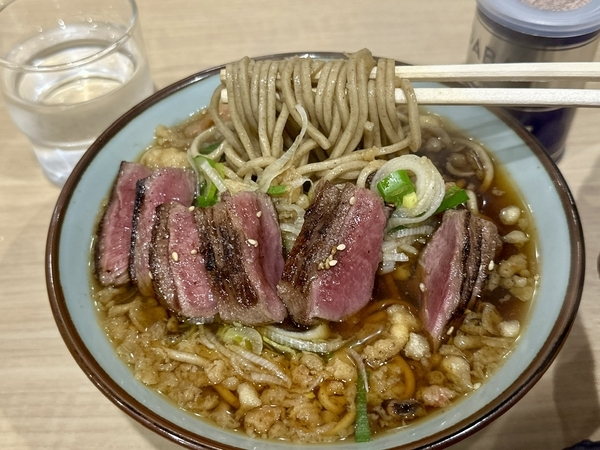 特上タンそばを手繰る