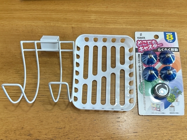 購入したドライヤーラックとミニ水切りかごとどこでもキャスター