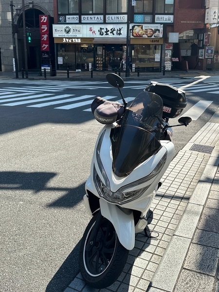 富士そば赤坂店とPCX