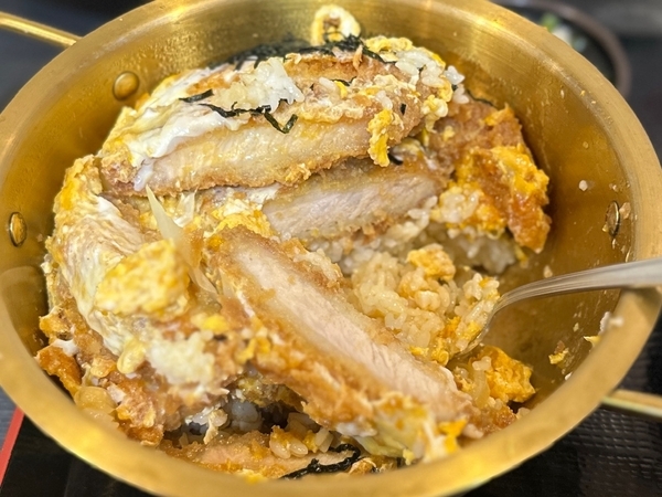 アタマ2倍ごはん大盛の倍盛鍋かつ丼