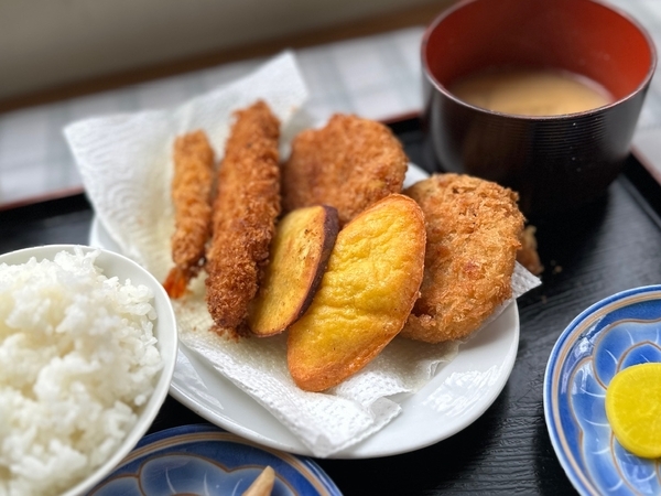 フライ定食のフライ