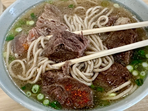 ど迫力の牛すね