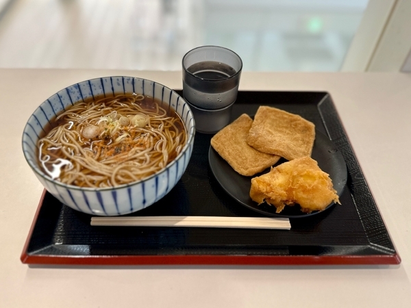 かけそば(500円)+きつね(150円)+とり天(150円)+麺大盛(110円)