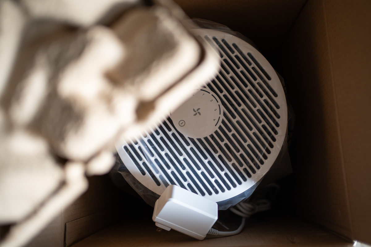 夫の安らかな寝息で効果を実感！スウェーデンの空気清浄機は見た目に 