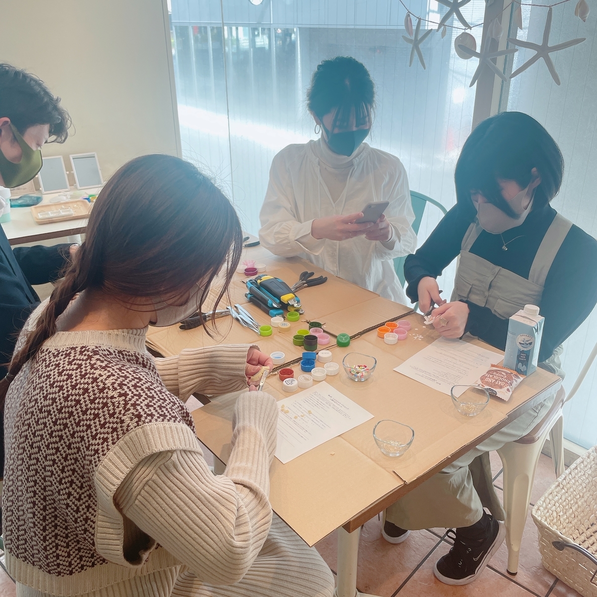 イベントレポート Laule A ワークショップ 廃プラスチックでアクセサリーを作ろう 株式会社マルラニ 広報ブログ