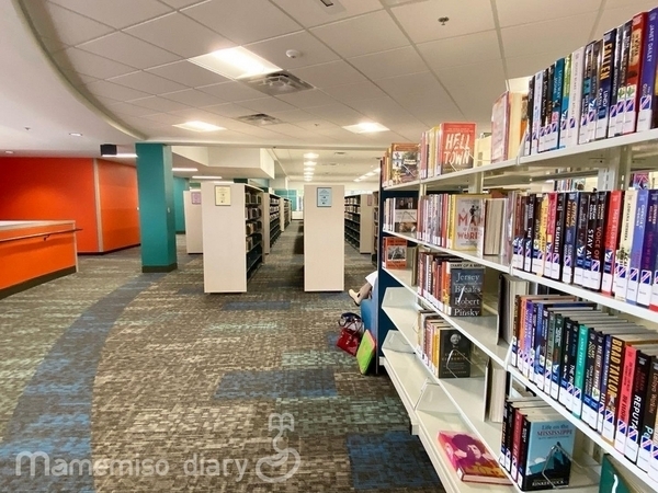 図書館の本棚