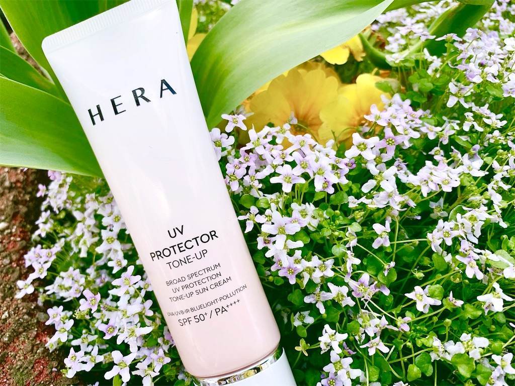 HERA ヘラ】人気日焼け止めがリニューアル!自然なトーンアップとツヤ肌に導く UV PROTECTOR???? - 晴れたら一人で旅に出る HERA ヘラ】人気日焼け止めがリニューアル!自然なトーンアップとツヤ肌に導く UV PROTECTOR???? - 晴れたら一人で旅に出る