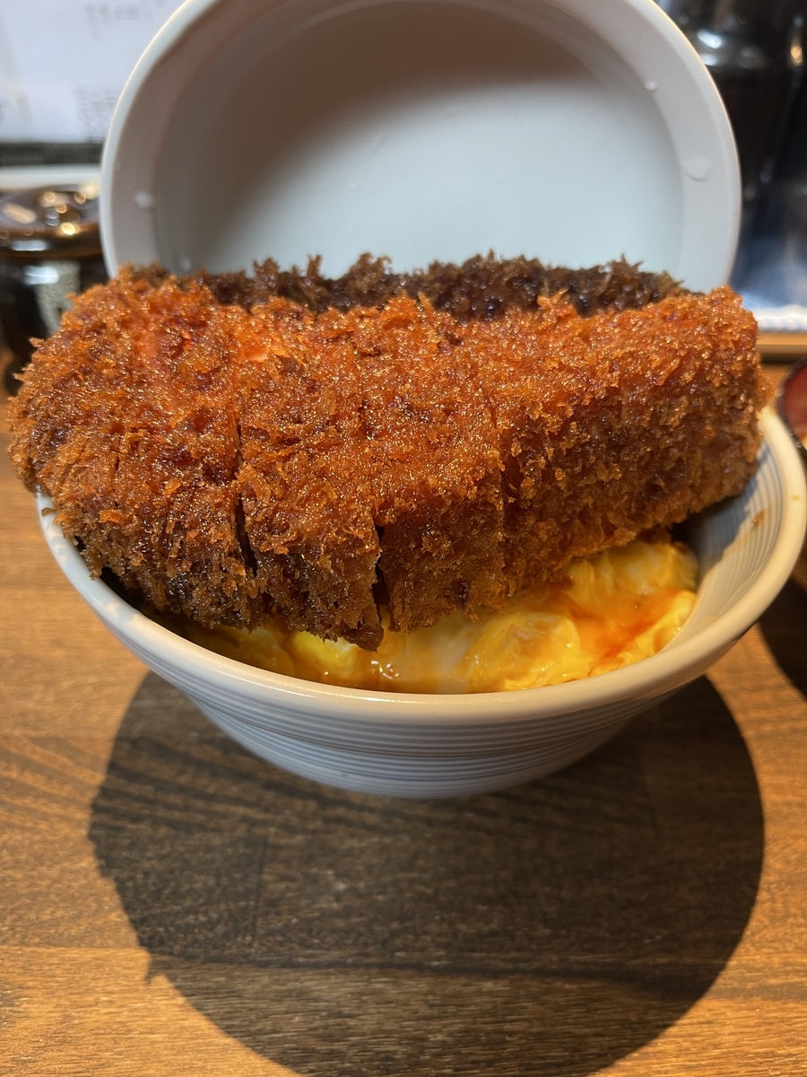 新松田の名店『とんかつ雫』で特上焼きカツ丼を堪能！ - 双極性ゴリラ