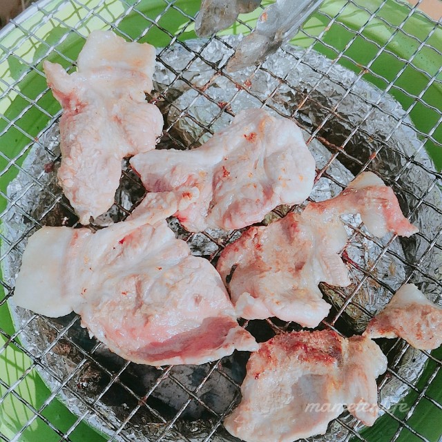 豚ロースを焼いているところ