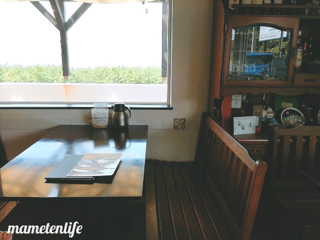 ラ・ポルタブルー(Pizzeria eBar LA PORTA BLU)の海側の席