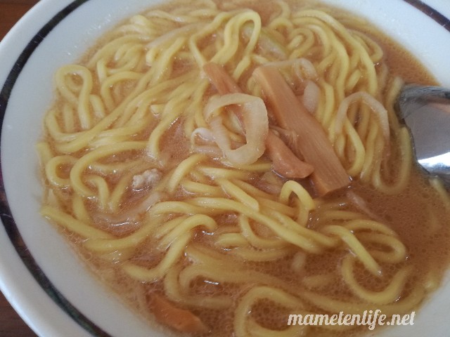 セブン‐イレブン具付き味噌ラーメンの具のアップ