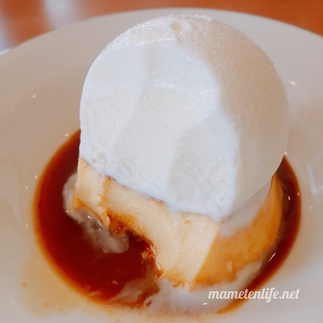 サイゼリヤのイタリアンプリンとミルクジェラートの断面