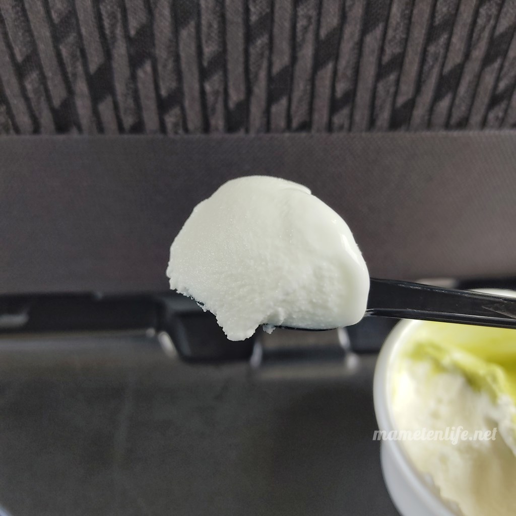 和風ジェラートおかじの濃厚ミルクのアップ