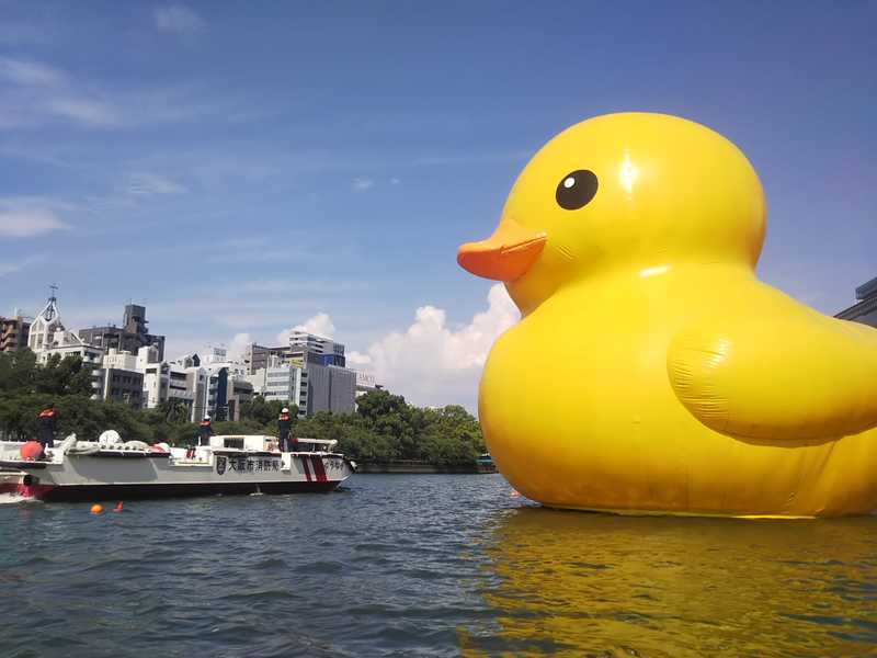 水都大阪 夏 ラバーダックプロジェクト お風呂のあひるの世界