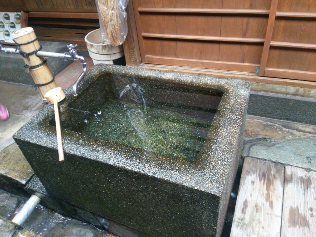 酒蔵の手洗い場画像