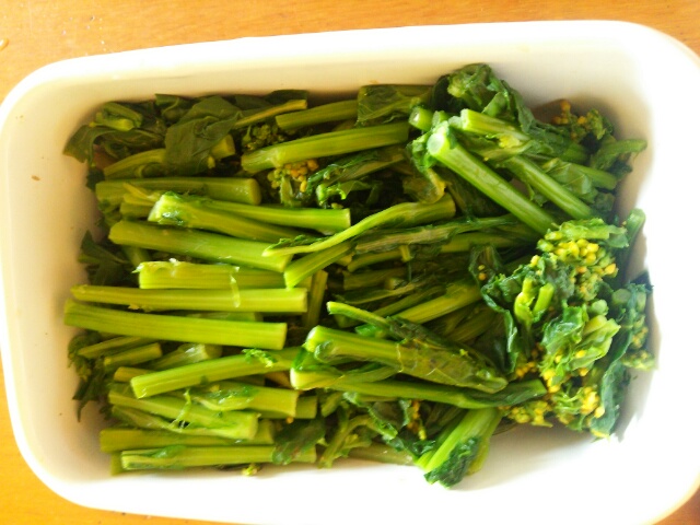 茹でただけの菜花画像