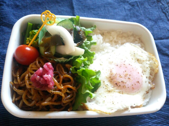 焼きそば弁当画像