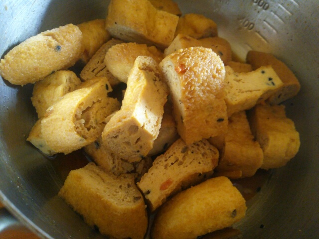 煮魚の煮汁の残りで作ったがんもどきの煮物画像